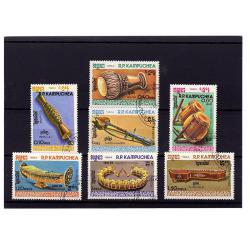kampuchea. série complète instruments musique 1984 (lot57)