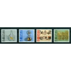 4 timbres neufs** de SUISSE. Art populaire de 1993