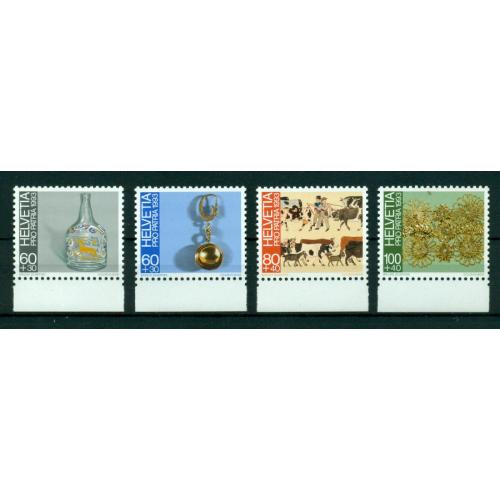 4 timbres neufs** de SUISSE. Art populaire Suisse de 1993