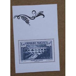 T4-C6 : Trésors de la Philatélie 2015  /  Pont du Gard