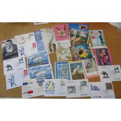 25 documents de la poste offerts aux réservataires