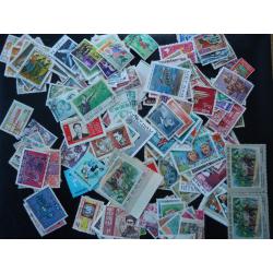 Vietnam lot de 200 timbres