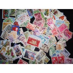 Vietnam lot de 200 timbres