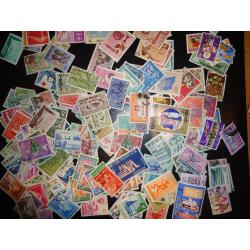Vietnam sud environ 200 timbres neufs et oblitérés