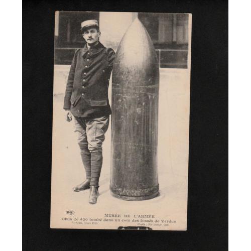 CPA N & B Musée de l'armée Editions ELD soldat posant avec obus de 420 TTB